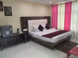 Dharamshala Hotel Mount Edge # Hotels Best Prices Guaranteed with Deals-Free Parking-cricket stadium 10 km-Mcleodganj 2 km- Bhagsunag 4