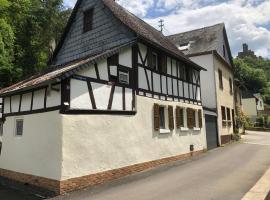 Ferienhaus Ehrbachklamm, hotel v destinaci Brodenbach