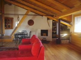 La Casa Altrui - Loft incantevole, open space, hotel in Coredo