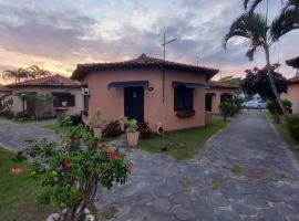 Chalé com 2 quartos a Beira Mar, hotel s bazénem v destinaci Rio das Ostras