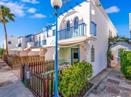 Duplex Poolside Playa del Ingles, villa in Playa del Ingles