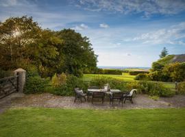 Downe Cottages, hotel in Hartland