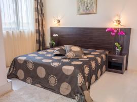 Prestige Hotel, hotel con alberca en Belene