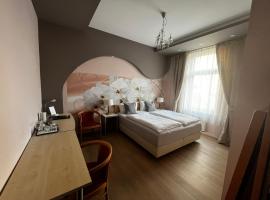 Pension Oase, guest house in Berlin