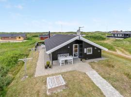 Stunning Home In Rm With Sauna, hotel de lujo en Bolilmark