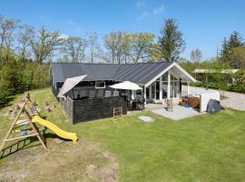 Nice Home In Nrre Nebel With 4 Bedrooms, Sauna And Wifi, vacation home in Lønne Hede