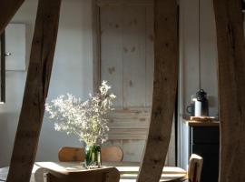 Le Roi des Oiseaux - Gîte à la campagne, hotel cu parcare din Montcavrel