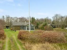 Beautiful Home In Thyholm With Wifi