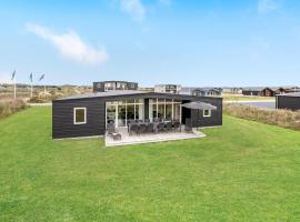 Nice Home In Ringkbing With House A Panoramic View, hotel a Ringkøbing