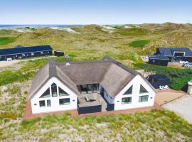 Gorgeous Home In Ringkbing With House A Panoramic View, aluguel de temporada em Ringkøbing