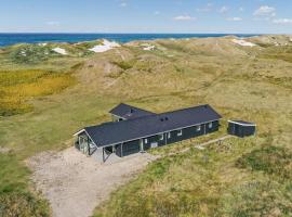 Lovely Home In Ringkbing With House A Panoramic View, hotel di lusso a Ringkøbing
