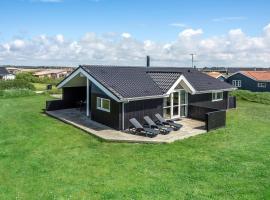 Awesome Home In Ringkbing With Sauna, luxury hotel in Søndervig