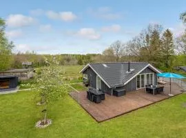 Holiday Home Give 37