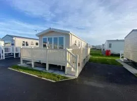 Palm Grove 133 - pet friendly, WiFi close to beach and clubhouse - Golden Palm Resort - Meadow Lakes Caravan & Lodge Hire
