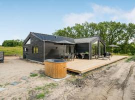 Stunning Home In Ejstrupholm With Kitchen, hotell sihtkohas Ejstrup