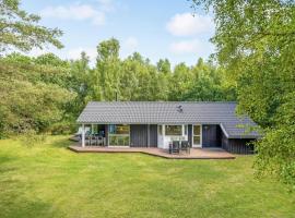 Amazing Home In Ebeltoft With Sauna, будинок для відпустки у місті Øksenmølle