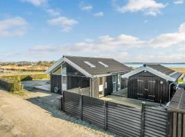 Beautiful Home In Fredericia With Kitchen, bolig ved stranden i Fredericia