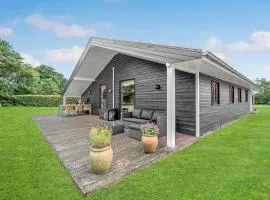 Stunning Home In Ejstrupholm With Wifi