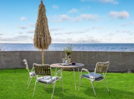 Beach Front Home In Slagelse With Kitchen, hotel mewah di Lille Kongsmark