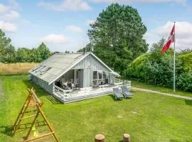 Three-Bedroom Holiday Home In Dannemare