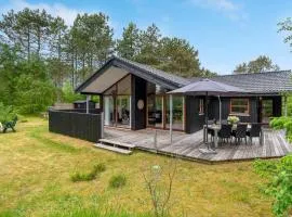 Three-Bedroom Holiday Home In Albak