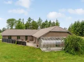 Awesome Home In Hanstholm With 5 Bedrooms And Wifi