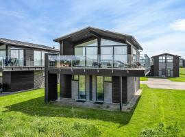 Stunning Home In Frederikshavn With Kitchen، فندق رفاهية في فريكشهاون