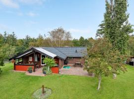 Beautiful Home In Blvand With 3 Bedrooms, Sauna And Wifi, vacation home in Bredmose