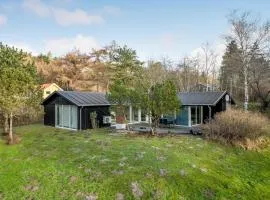 Beautiful Home In Ebeltoft With Sauna