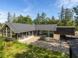 4 Bedroom Beautiful Home In Vestervig