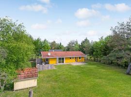 Beautiful Home In Fjerritslev With 4 Bedrooms, Sauna And Wifi, luxury hotel in Fjerritslev