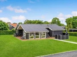 4 Bedroom Nice Home In Hadsund