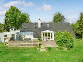 Nice Home In Glesborg With Sauna