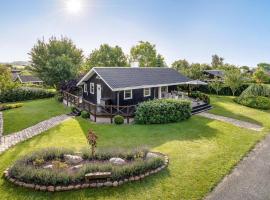 Lovely Home In Haarby With Wifi, casă de vacanță din Hårby