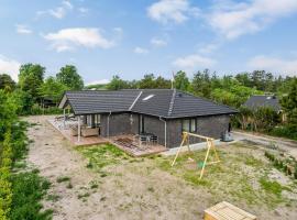 Cozy Home In Juelsminde With Wifi, hotel in Sønderby