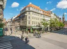 Awesome Apartment In København K