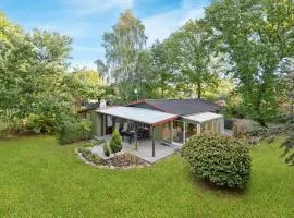 Awesome Home In Glesborg With 3 Bedrooms And Wifi