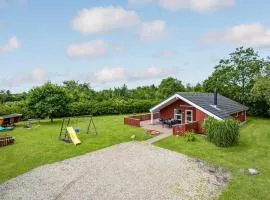 Cozy Home In Oksbl With Kitchen