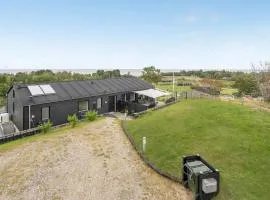 Four-Bedroom Holiday Home In Glesborg