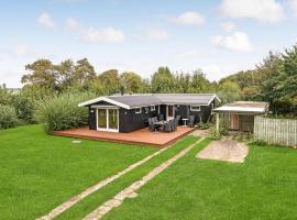 Stunning Home In Assens With Kitchen, semesterboende i Assens