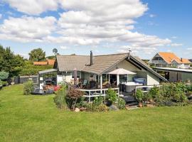 Awesome Home In Assens With Sauna, Wifi And 2 Bedrooms, bolig ved stranden i Assens