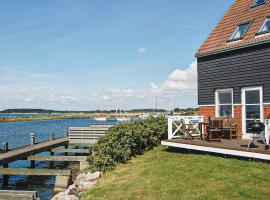 Cozy Apartment In Borre With House Sea View, feriebolig ved stranden i Borre