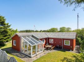 Nice Home In Nrre Nebel With 3 Bedrooms And Wifi, feriehus i Nymindegab