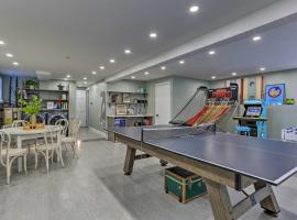 Spacious Ellenville Home with Pool and Game Room!، فندق مع موقف سيارات في Ellenville