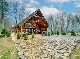 Beech Mountain Cabin with Fire Pit and Gas Grill!