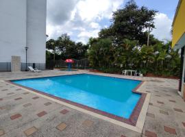 Habitación privada con vista a la ciudad, hotel cerca de Parque Ukumari, Pereira