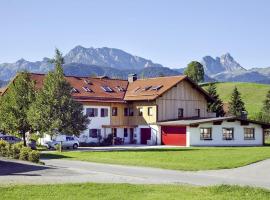 Best Butler Alp Villa 11 Personen I Blockhütte I Parken I Lagerfeuer I Netflix, hótel í Hopferau