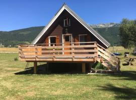 Chalet cosy, belle vue, dans le massif du Vercors, cabin in Lans-en-Vercors