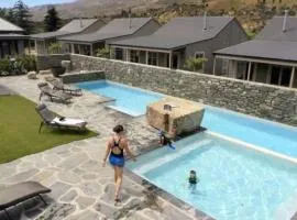 Cardrona Villa with Pool and Jacuzzi