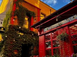 Shoemaker Irish Pub & Accommodation, smeštaj u okviru domaćinstva u gradu Kijelce